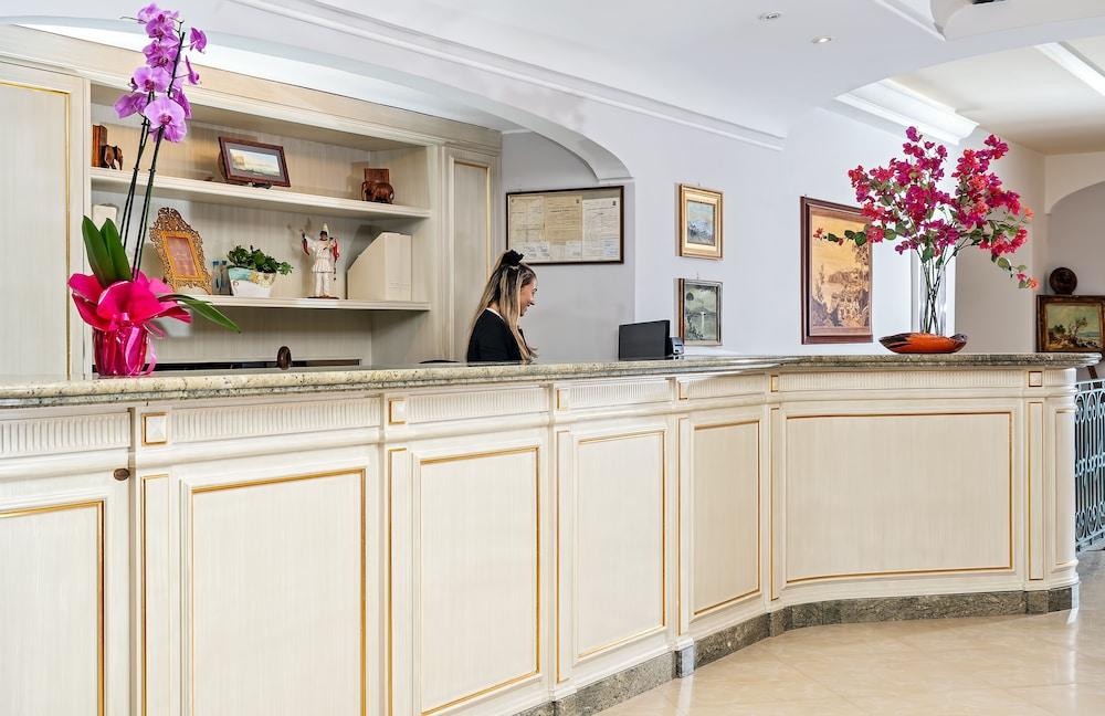 Hotel La Vue D'Or Сорренто Экстерьер фото