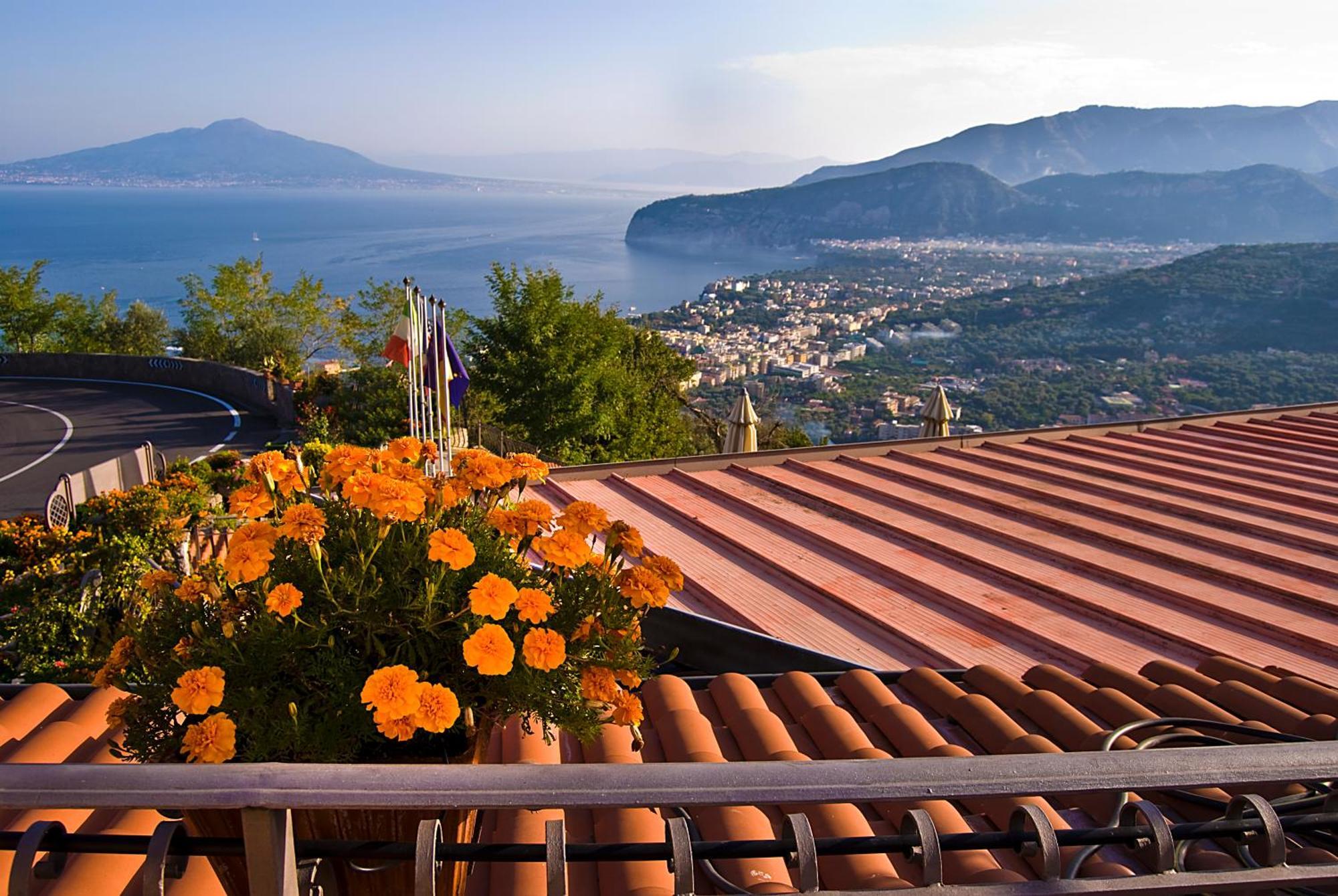 Hotel La Vue D'Or Сорренто Экстерьер фото