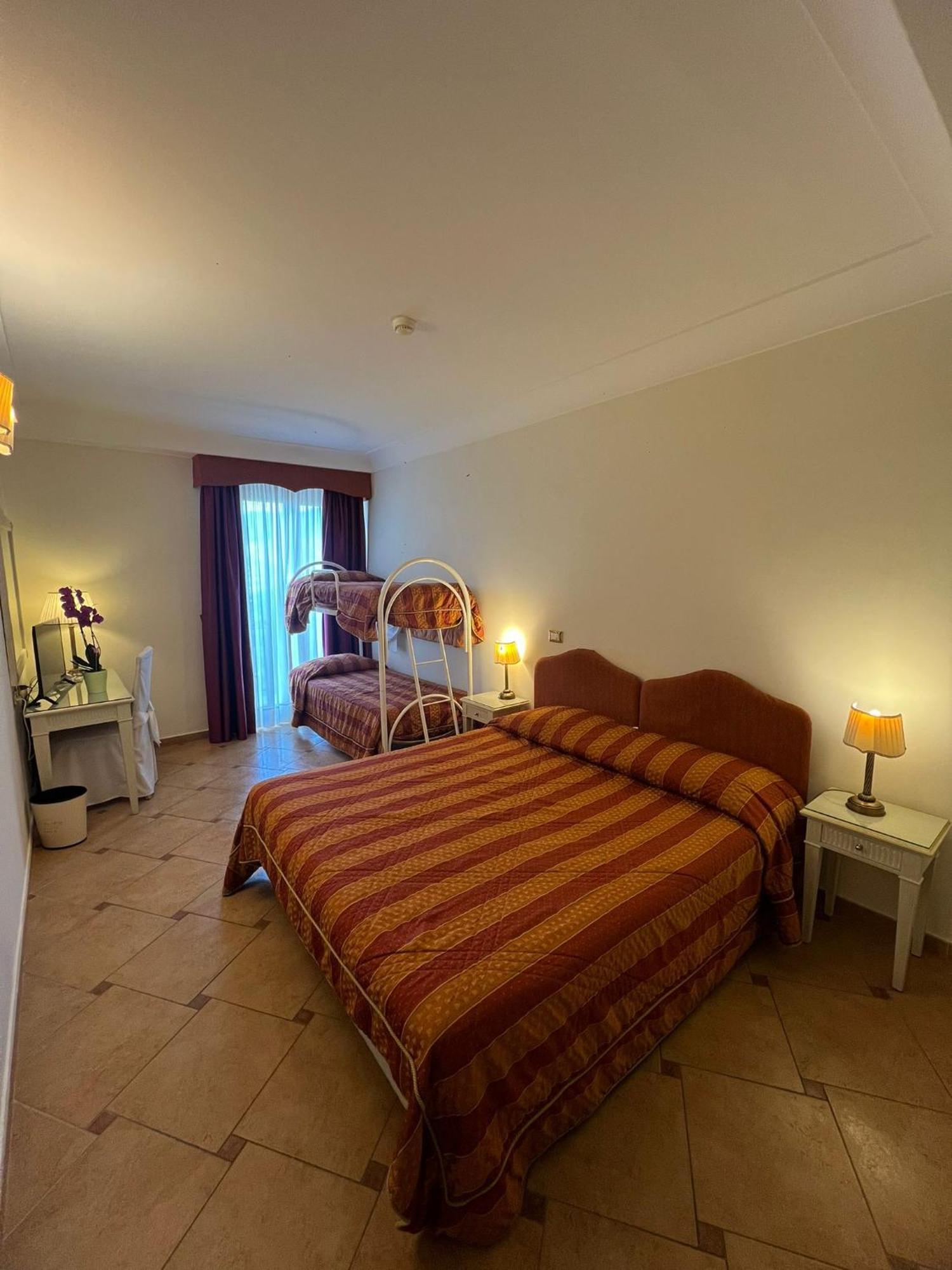 Hotel La Vue D'Or Сорренто Экстерьер фото