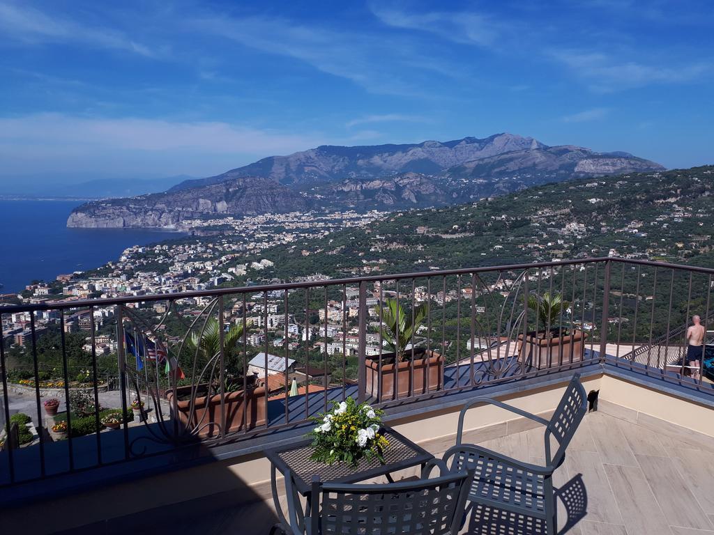Hotel La Vue D'Or Сорренто Экстерьер фото