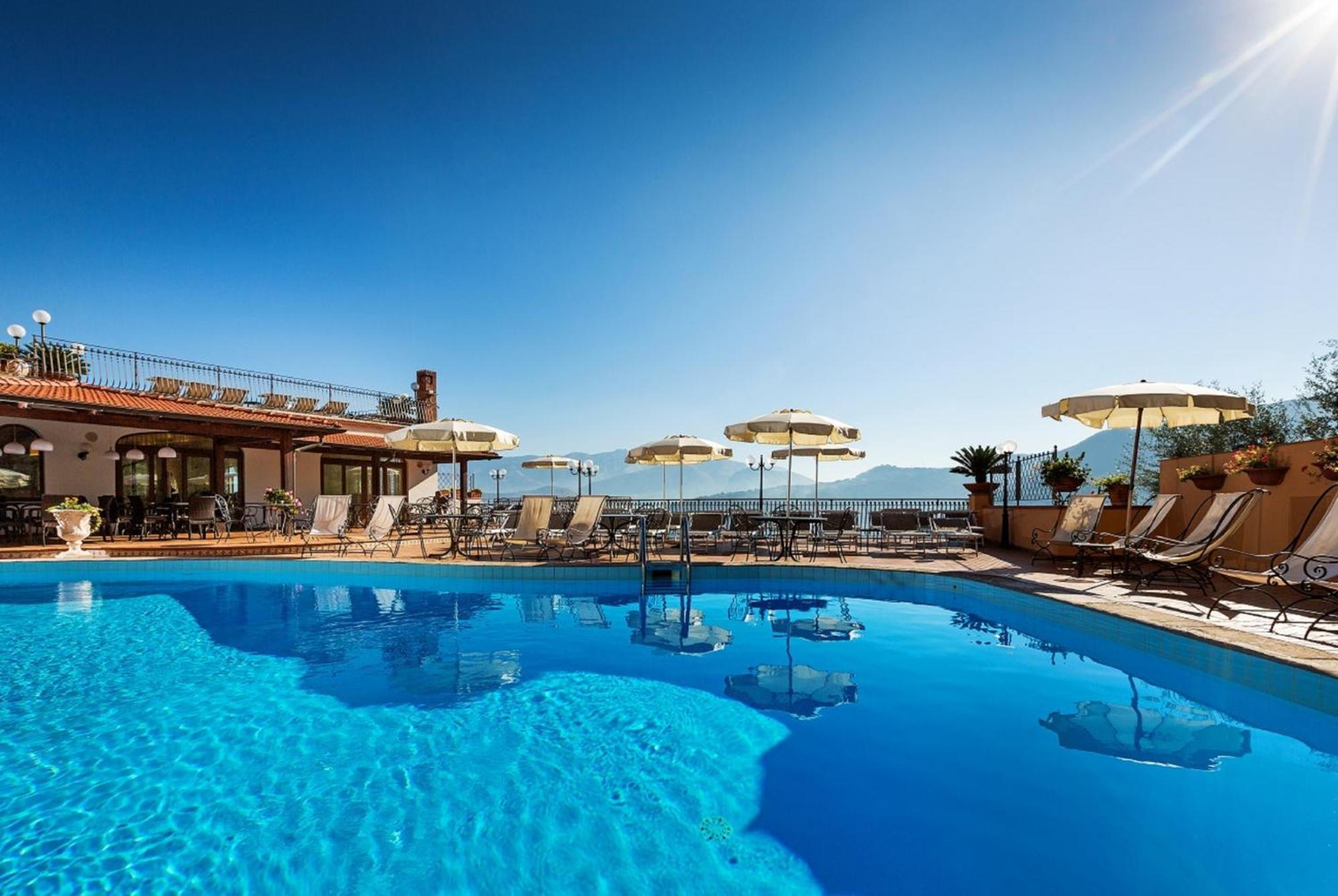 Hotel La Vue D'Or Сорренто Экстерьер фото